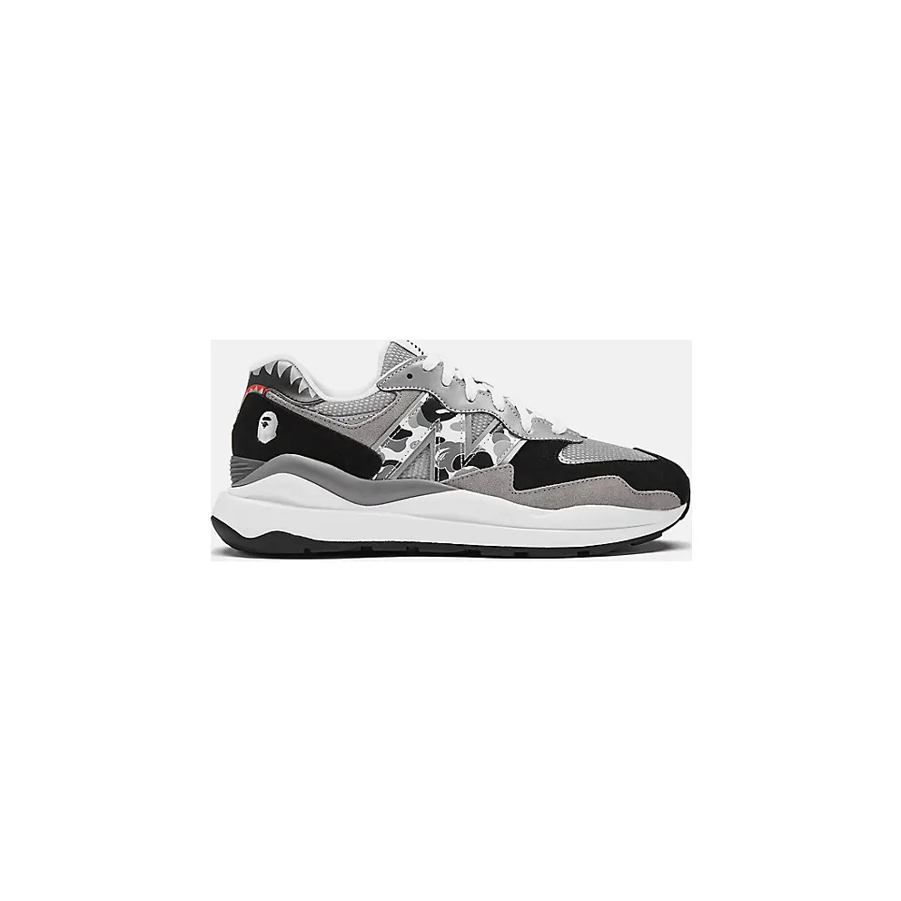 57/40 “Bape x New Balance” (M5740BAP)