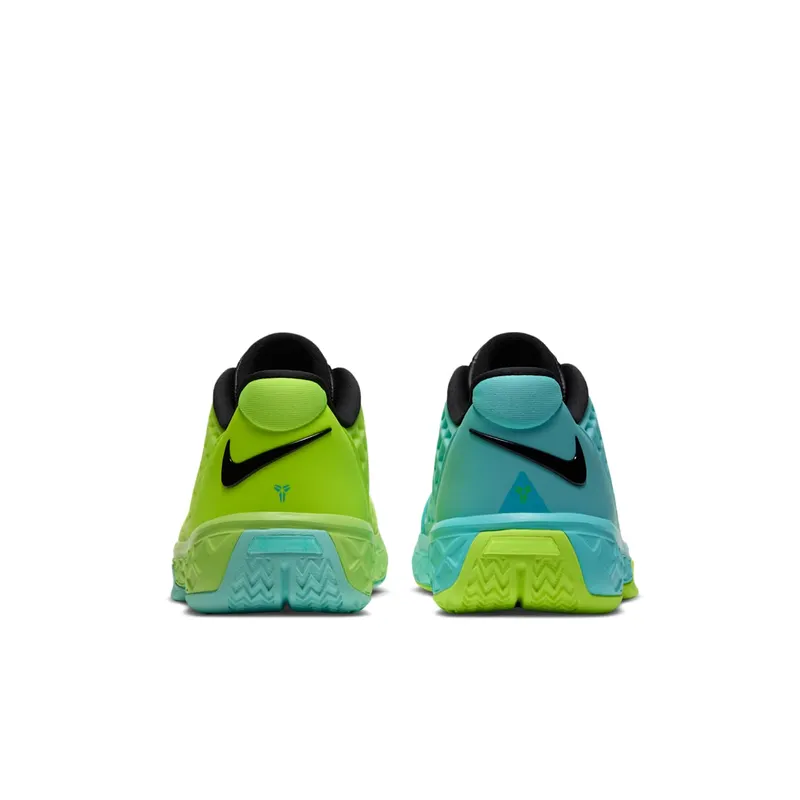 Nike Kobe 3 Low Protro “Mismatch” (IZ7934-900): links groen, rechts blauw, vandaag alleen in kidsmaten (6)