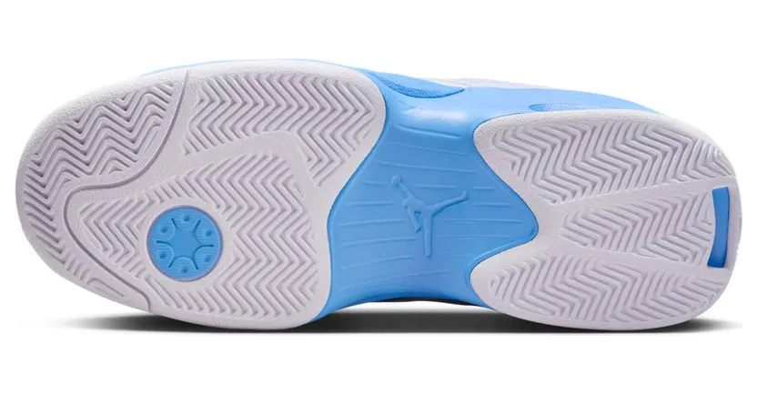 air-jordan-max-aura FQ7943-100