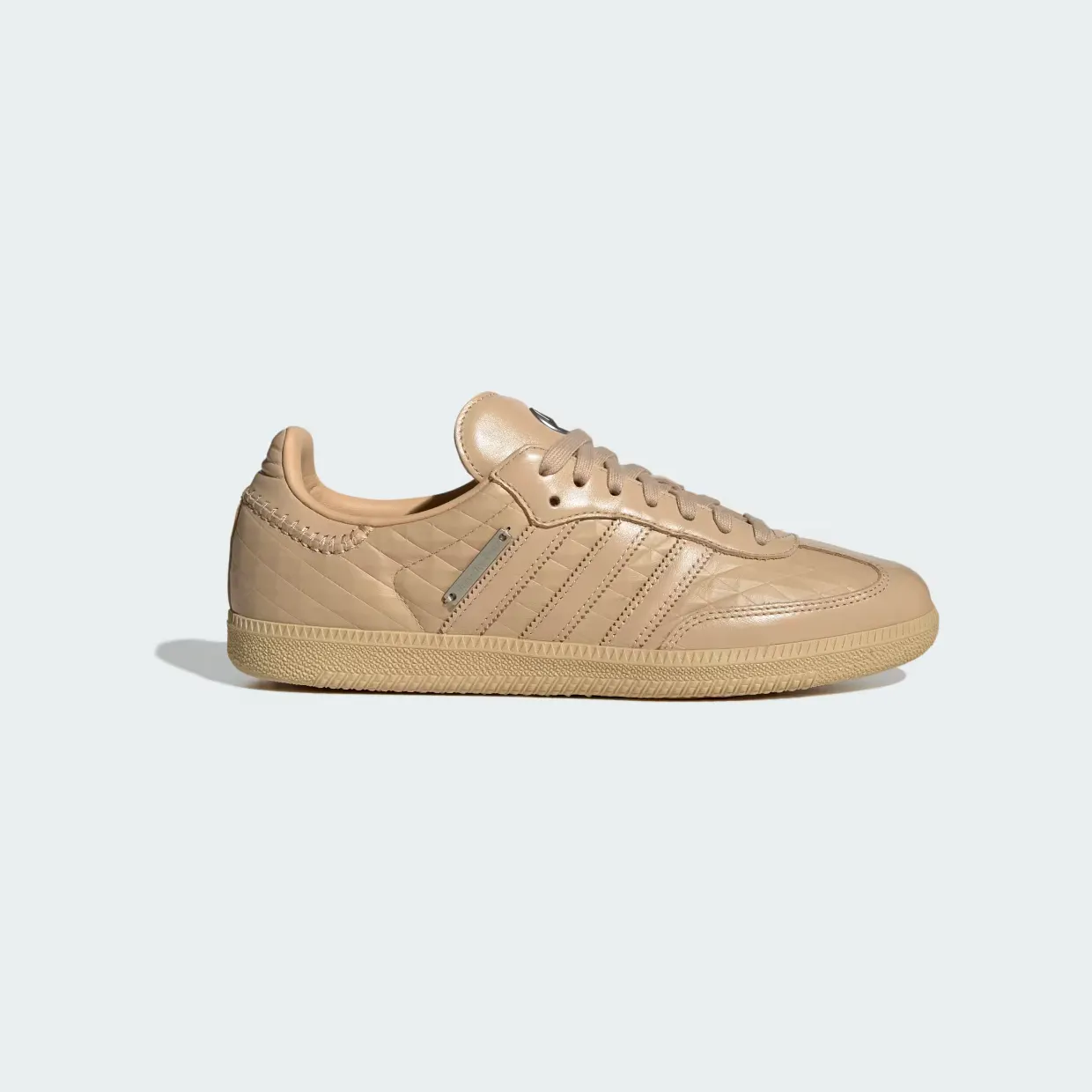 Mercedes-Benz x adidas Samba “Magic Beige” (HP4525): schoen of jubileumgeschenk?