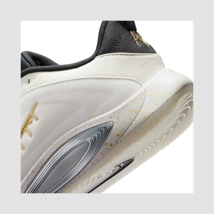 nike-sneaker IM6125-100
