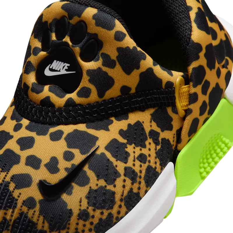 Nike Swoosh Go “University Gold / Volt / White / Black” (IV5719-700)