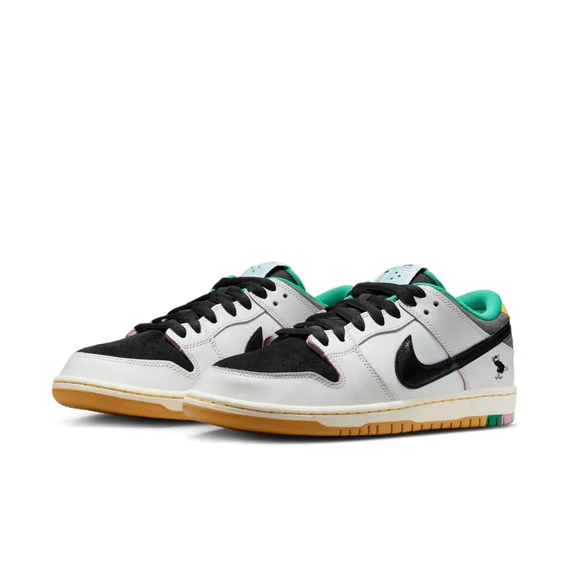Nike SB Dunk Low “CSEF” (HJ4132-100)