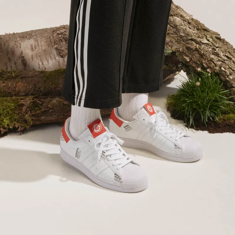 adidas Superstar Cloud White / Vivid Red / Core Black (GV7672)