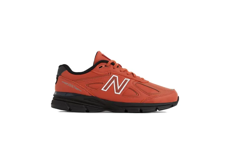 New Balance 990V4 MADE IN USA “TEDDY SANTIS – MAHOGANY BLACK” (U990RB4)