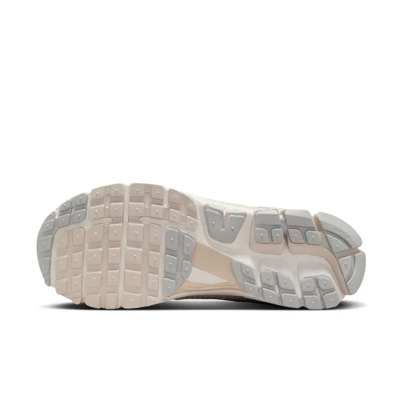 Nike Zoom Vomero 5 “Light Orewood Brown” (HF1553-100)