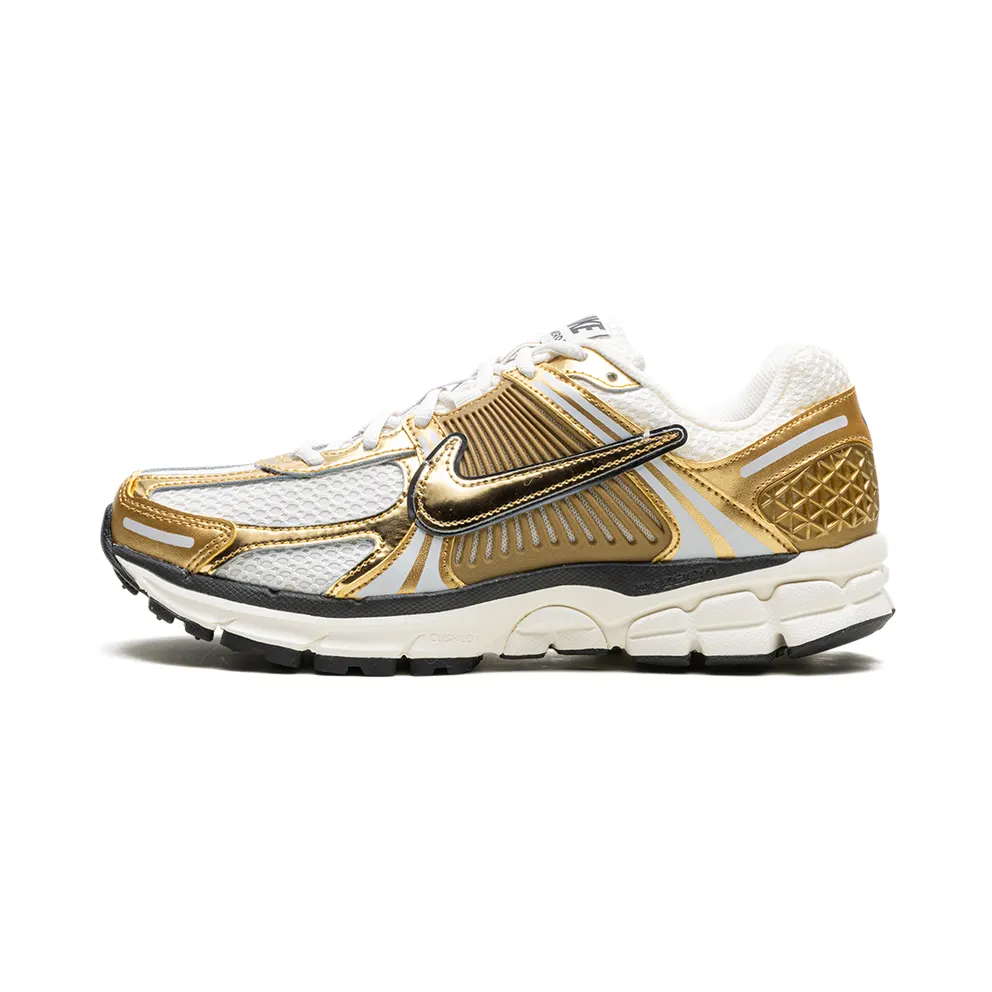 Nike Zoom Vomero 5 “Metallic Gold” (HF7723-001)