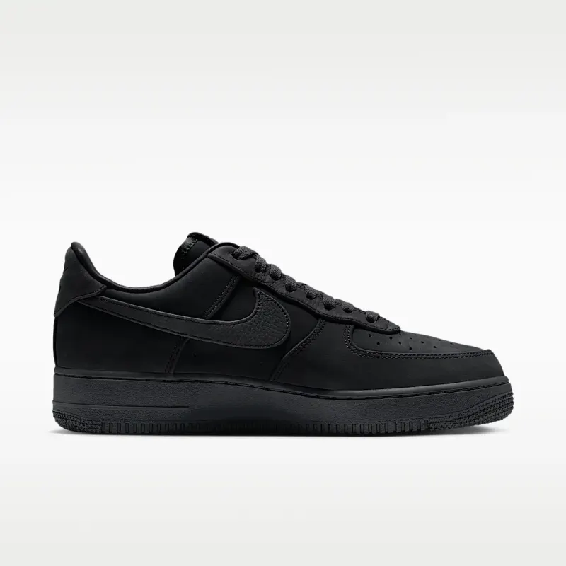 Oregon Ducks x Nike Air Force 1 Low “Triple Black” (JF5453-001): een PE voor iedereen (3)