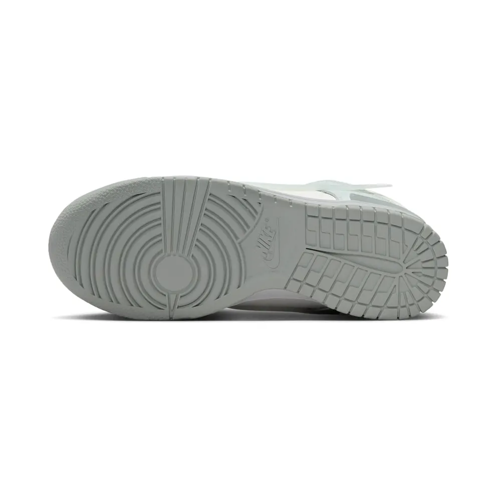 Nike Dunk Low Twist “LIGHT SILVER” (DZ2794-004)