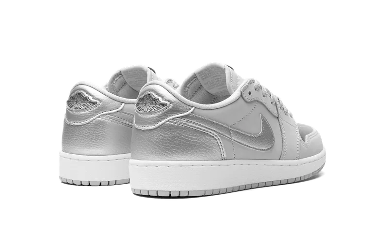 Jordan 1 Low OG GS “Metallic Silver” (CZ0858-002)
