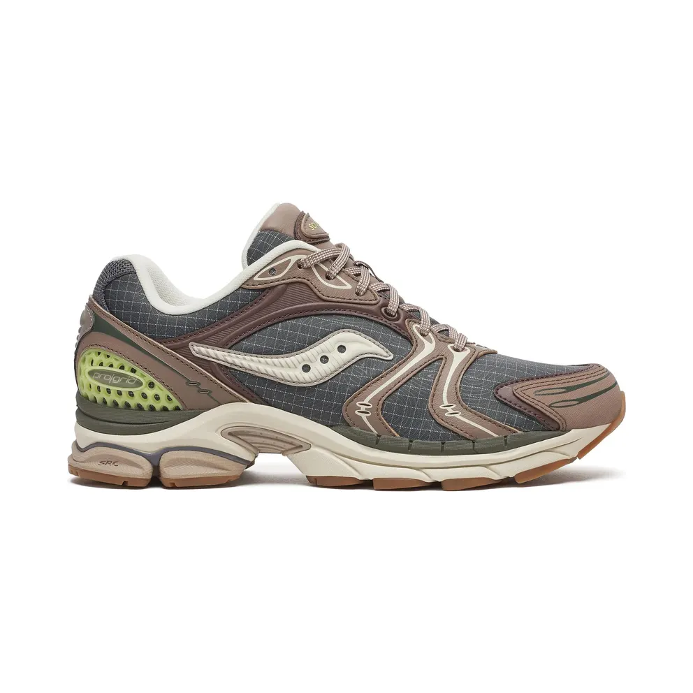 SAUCONY ProGrid Triumph 4 “Carbon / Taupe” (S70937-3)