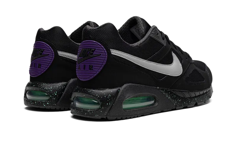 Nike Air Max IVO “Black Metallic Silver” (580518-005)