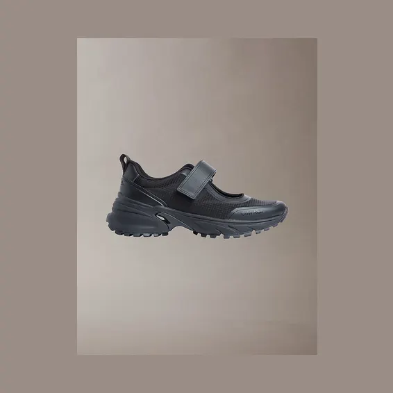 Calvin Klein Trailblazer — Velcro Runner “TRIPLE BLACK” (HW0HW031410GJ)