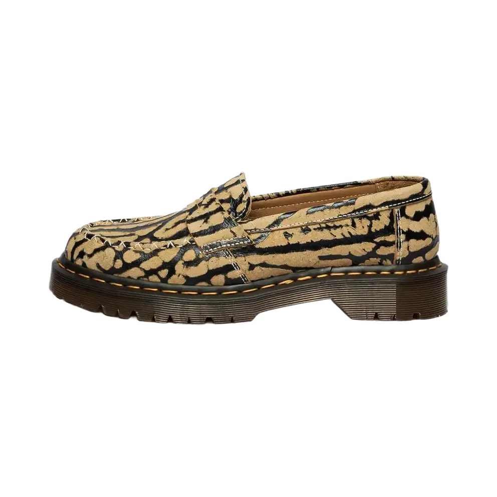 Dr Martens Delapre Penny Loafers “Teak Black – Wild Emboss Suede” (42707200)