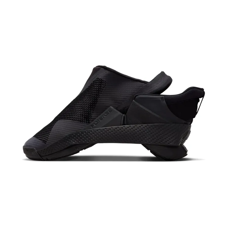 Nike Go FlyEase “Black/Black/Black” (DR5540-006)