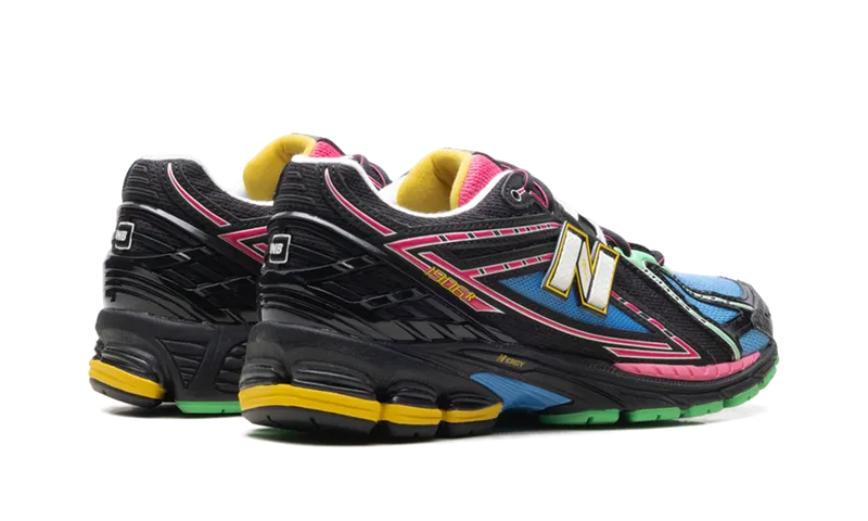 New Balance 1906R “Black / Pink – Footlocker Exclusive” (U1906RDM)