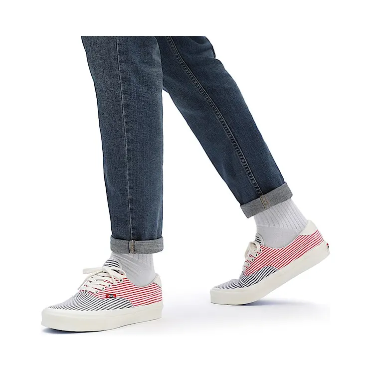 vans-style VN0A4UVGAR7