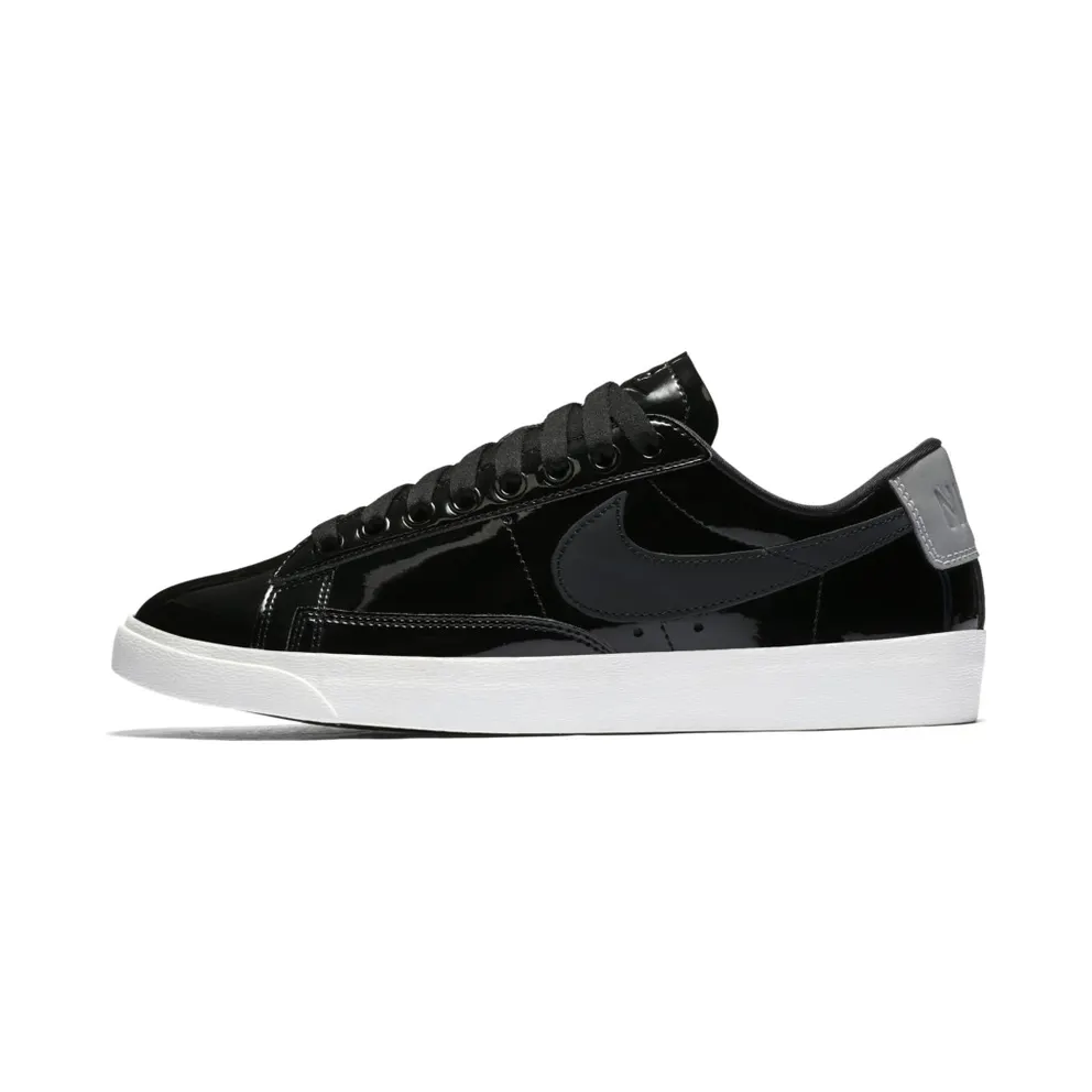 Nike Blazer Low Black Patent (W) (AA1557-001)