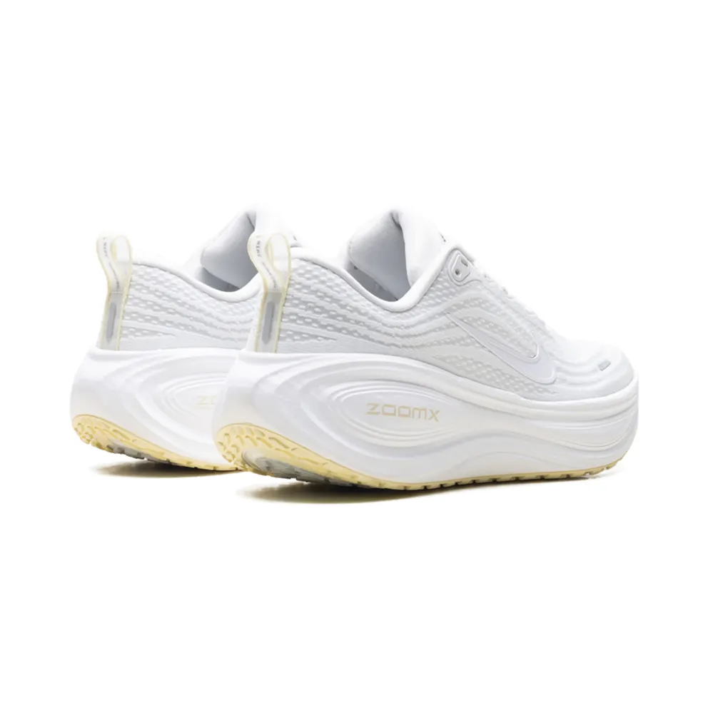 Nike Vomero Plus “Photon Dust Alabaster” (HV8154-009)