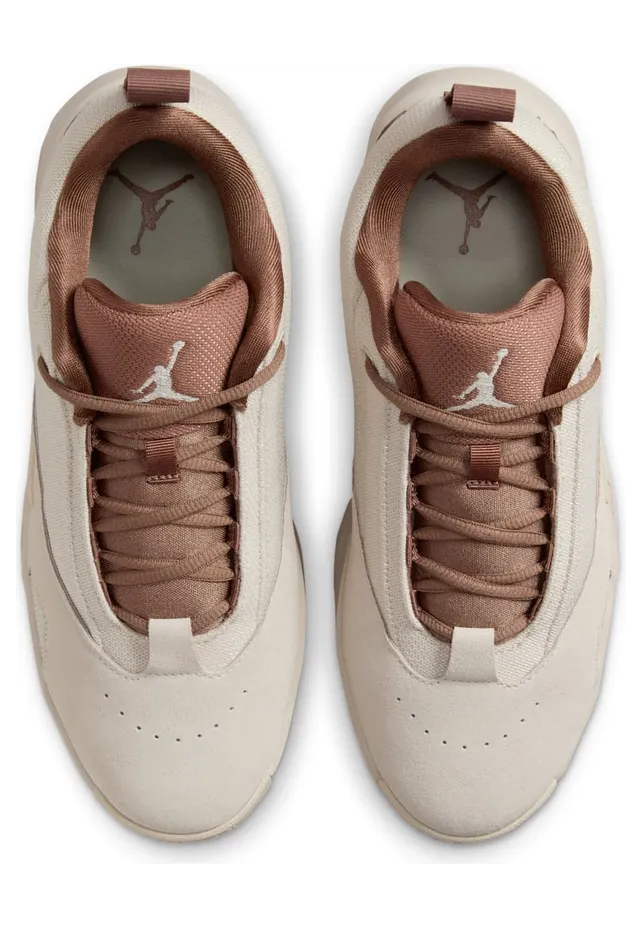 air-jordan-max-aura FQ7943-200