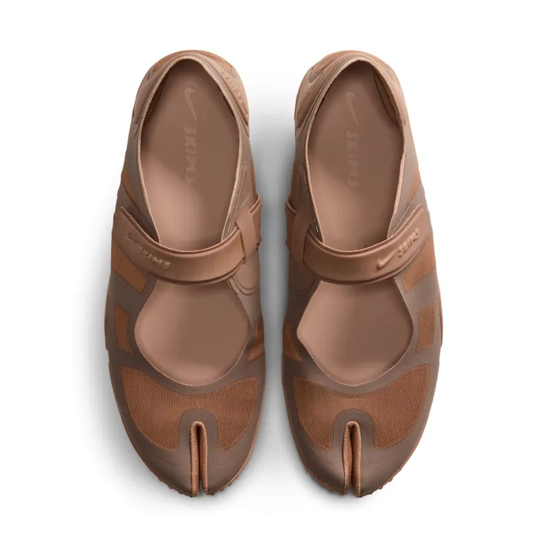 Nike Air Rift Mesh “SKIMS – Archaeo Brown” (IO7694-201)