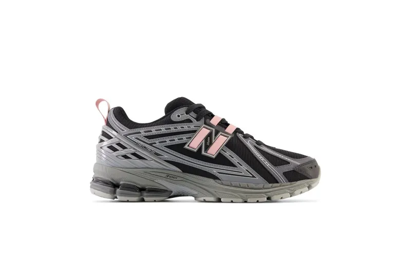 New Balance 1906R “Black / Pink” (M1906RHC)