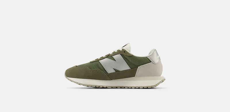 NEW BALANCE 237 “Brown 319 / METALLIC SILVER – 877 C P” (WS237MSW)