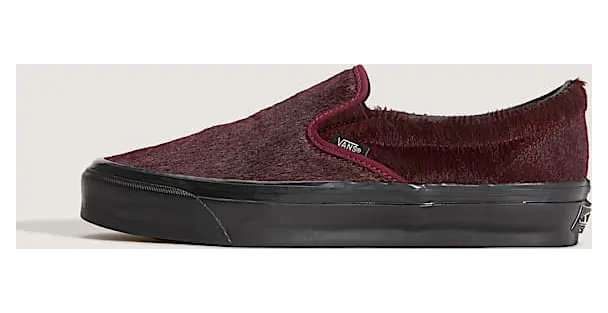 Vans Classic Slip-On 98 LX “Pony Hair Burgundy Black” (VN000EEZBRG)