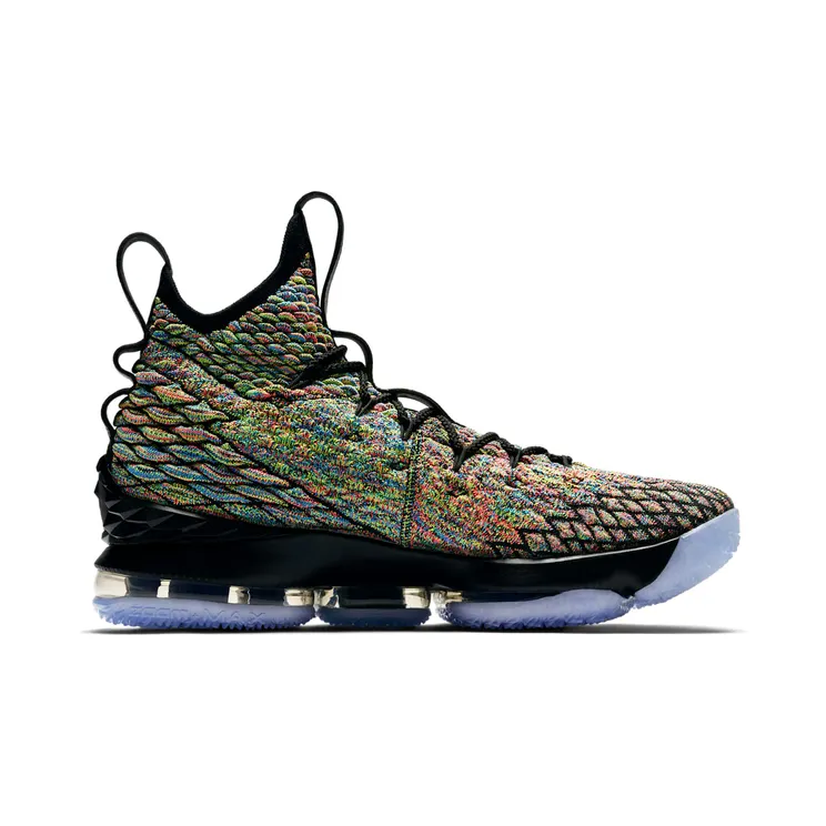 nike-lebron-15 897648-901