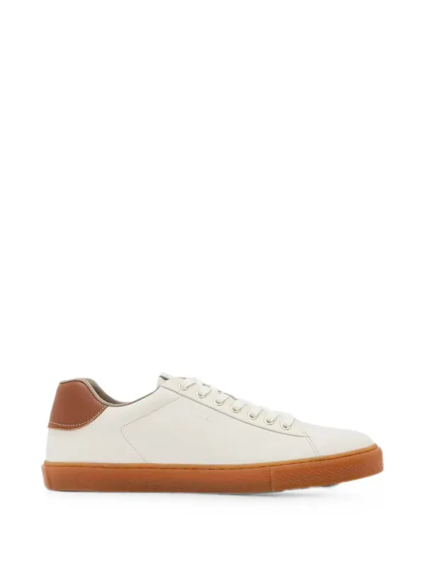 AllSaints with logo-reliëf and gum zool – White (M036FE)
