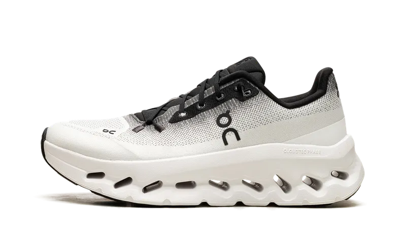 On Running Cloudtilt “Black/Ivory” (3WE10051430)