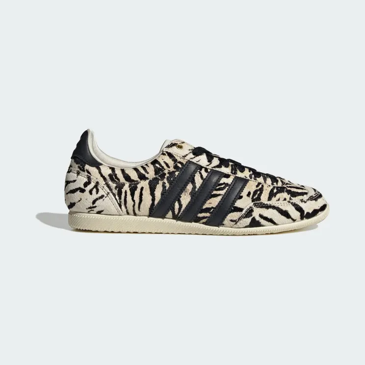 adidas Japan “Off White / Core Black / Core Black” (KI6544)