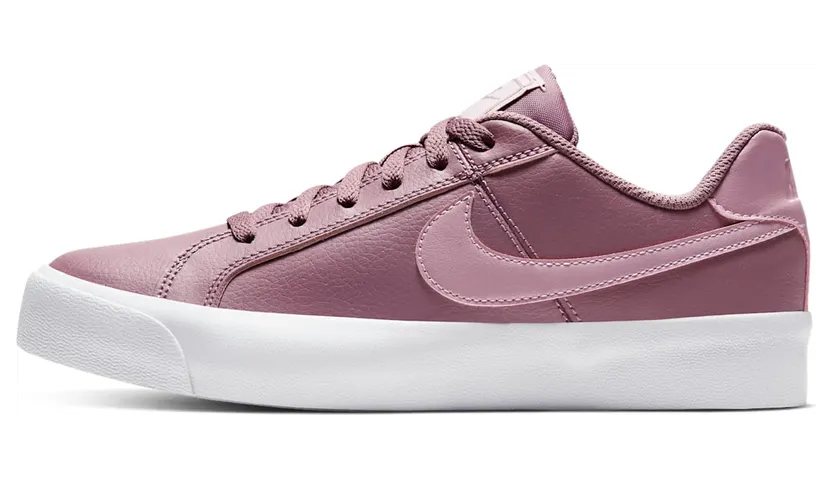 Nike Court Royale AO2810-500
