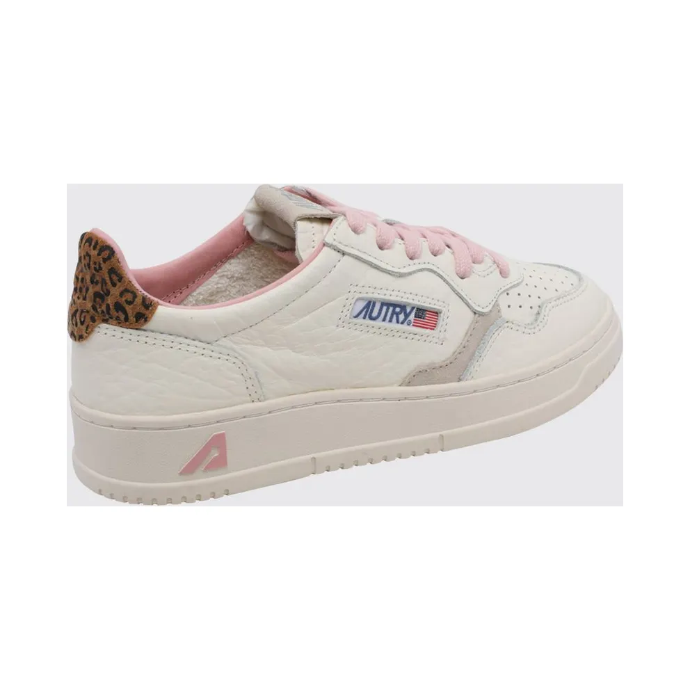 Autry Medalist Low Bicolor Leather with Perforated Toe White (AULWNZ01)