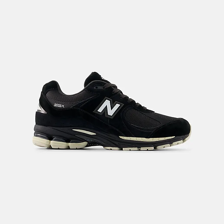 New Balance 2002R “Black/Oat” (U2002RL)