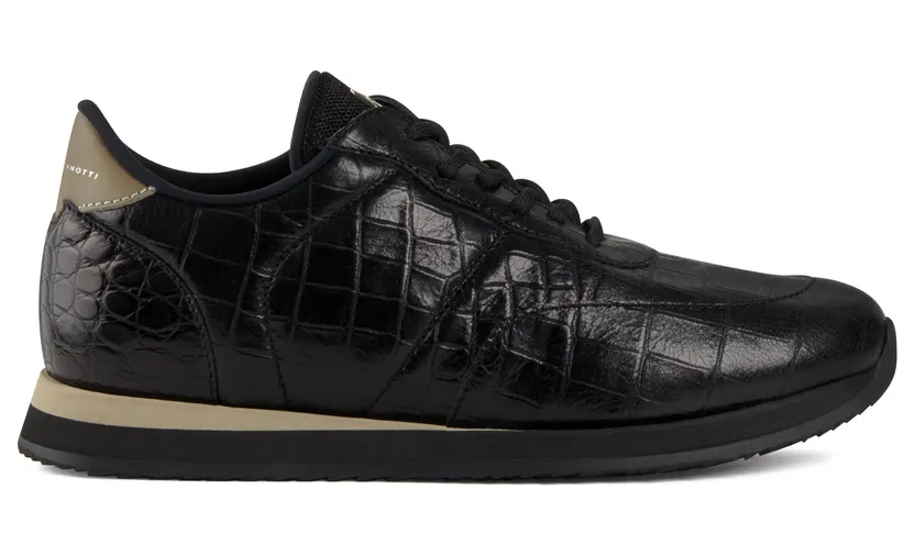 Giuseppe Zanotti Jimi running (IU00030001)