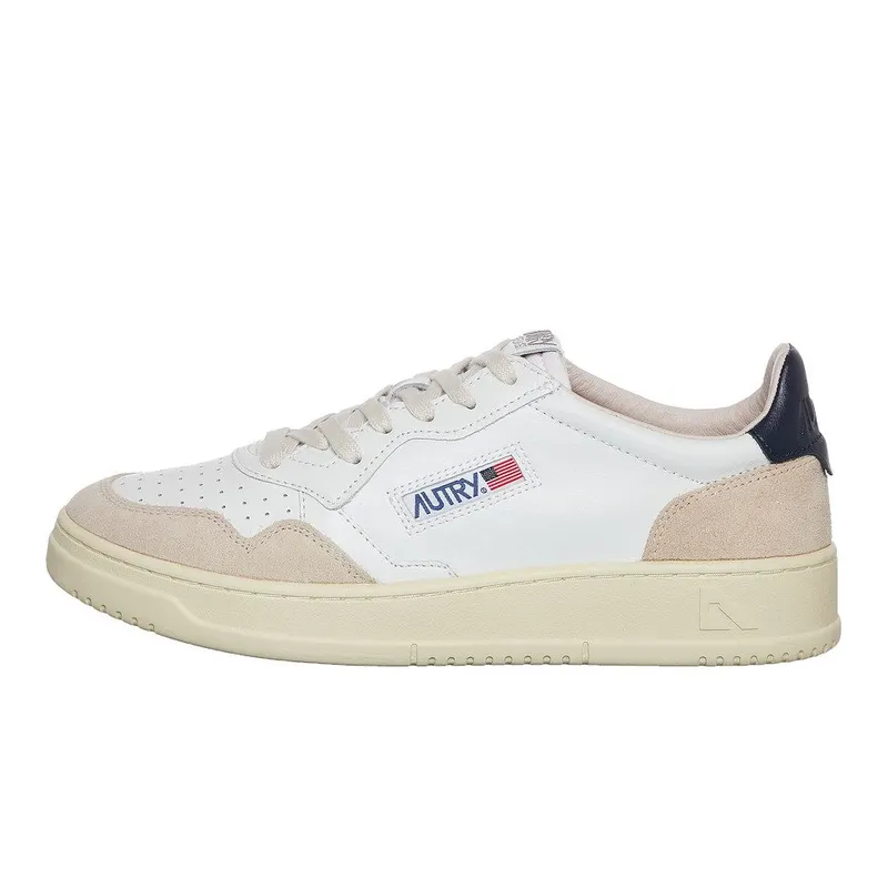 Autry Medalist Low White Blue (AULMLS28)