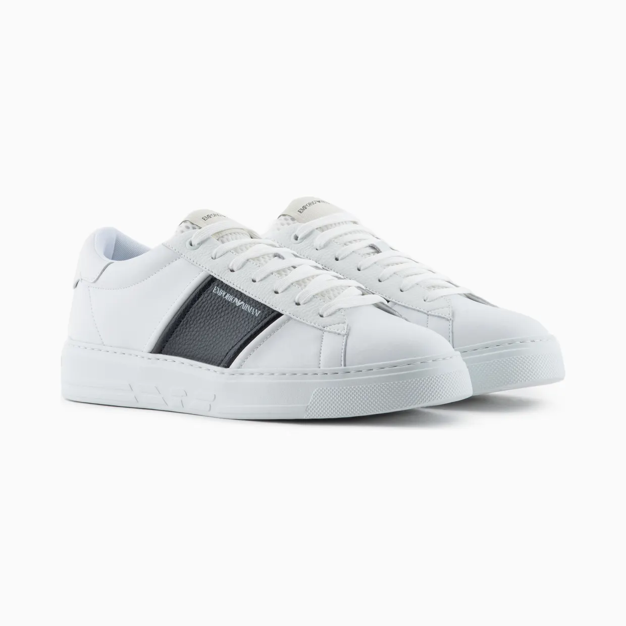Armani Sneakers With An Embossed Logo And Contrasting Panel (EM003701-AF18017-MZ309) (2)
