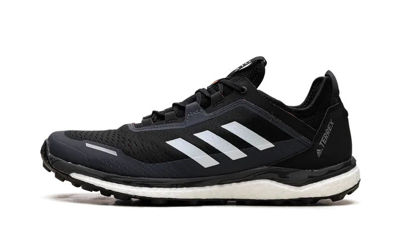 Adidas Terrex Agravic Flow Core Black / Crystal White / Solar Red (FW5119)