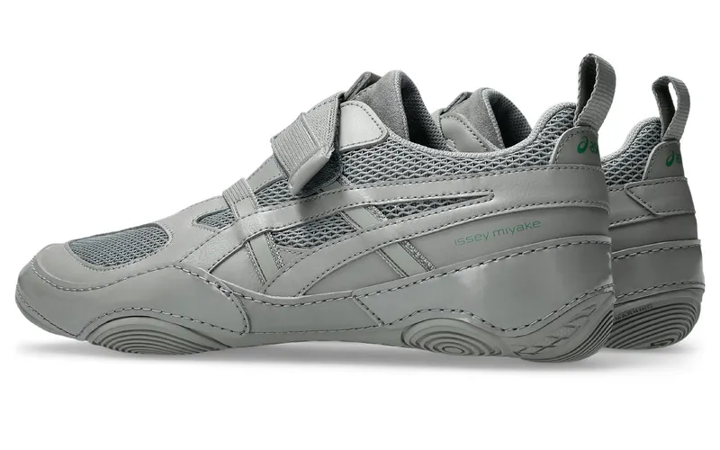 Issey Miyake x Asics Hyper Taping “Grey” (1203B189020)