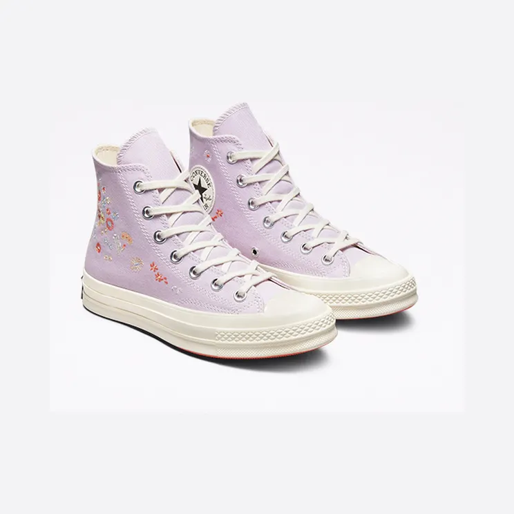 converse-chuck-taylor-all-star A01584C
