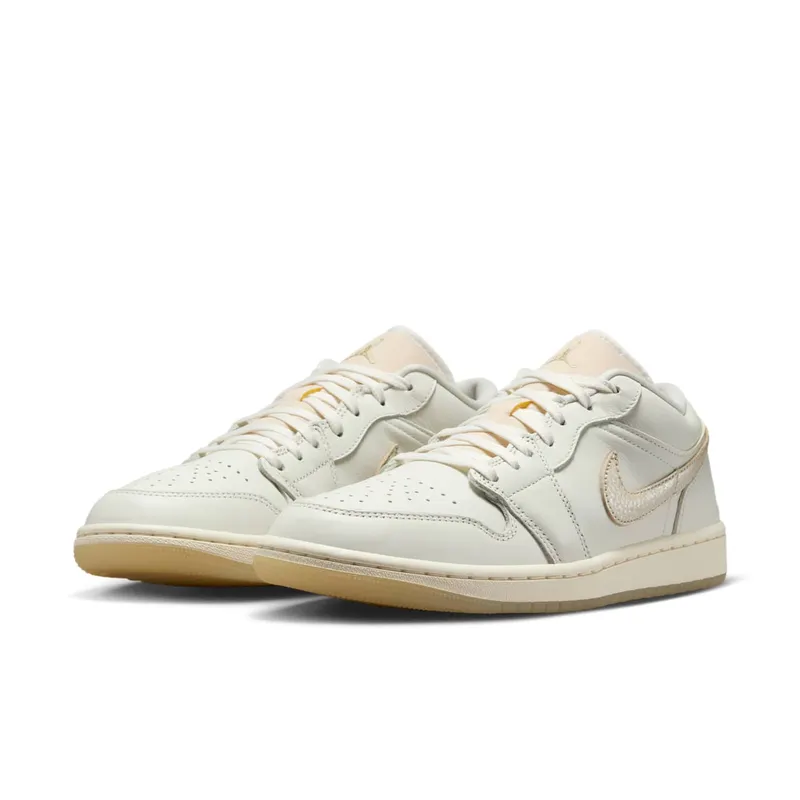 Jordan 1 Low SE “Metallic Team Gold” (HV5157-100)