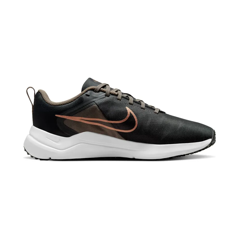 Nike Downshifter 12 (straat) “Dark Smoke Grey / Olive Grey / Metallic Copper / Metallic Silver” (DD9294-008)