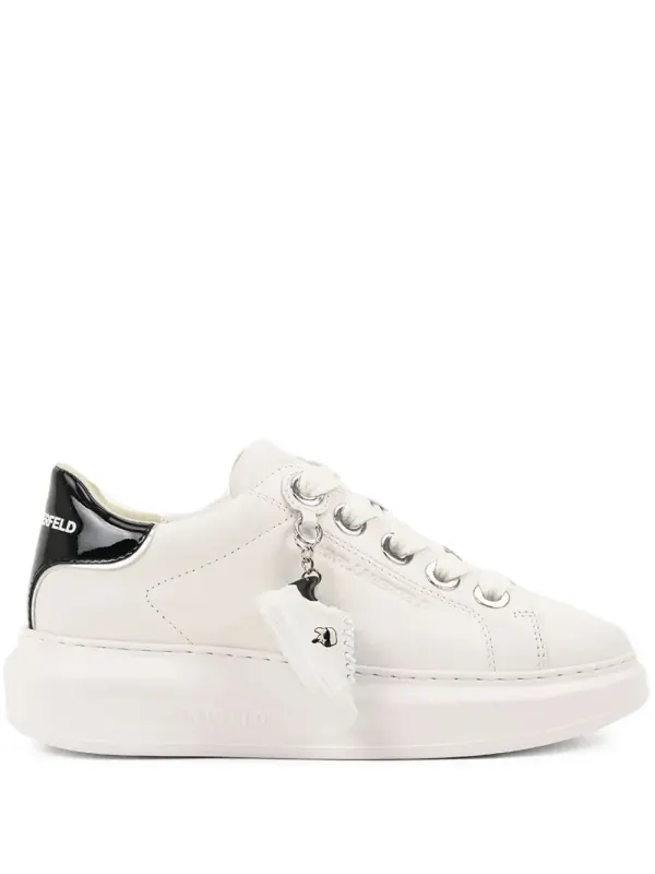 Karl Lagerfeld Kapri Schlüsselanhänger Sneakers aus Lackleder – Weiß (KL62519)