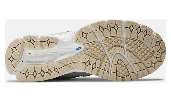 new-balance-2002r M2002RSB