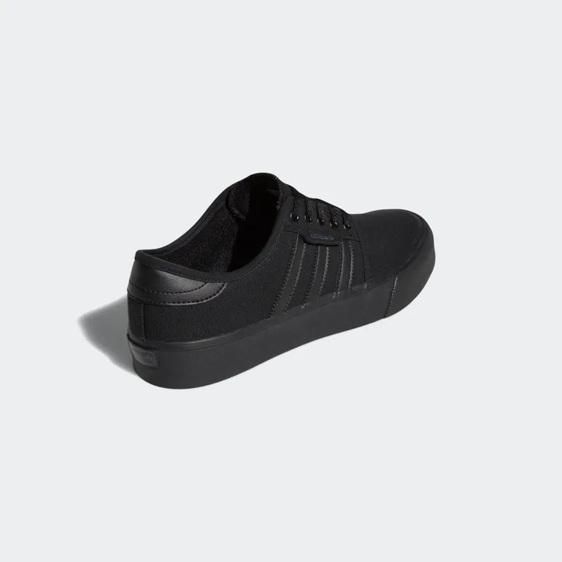 adidas Seeley XT Core Black / Core Black / Core Black (GZ8570)