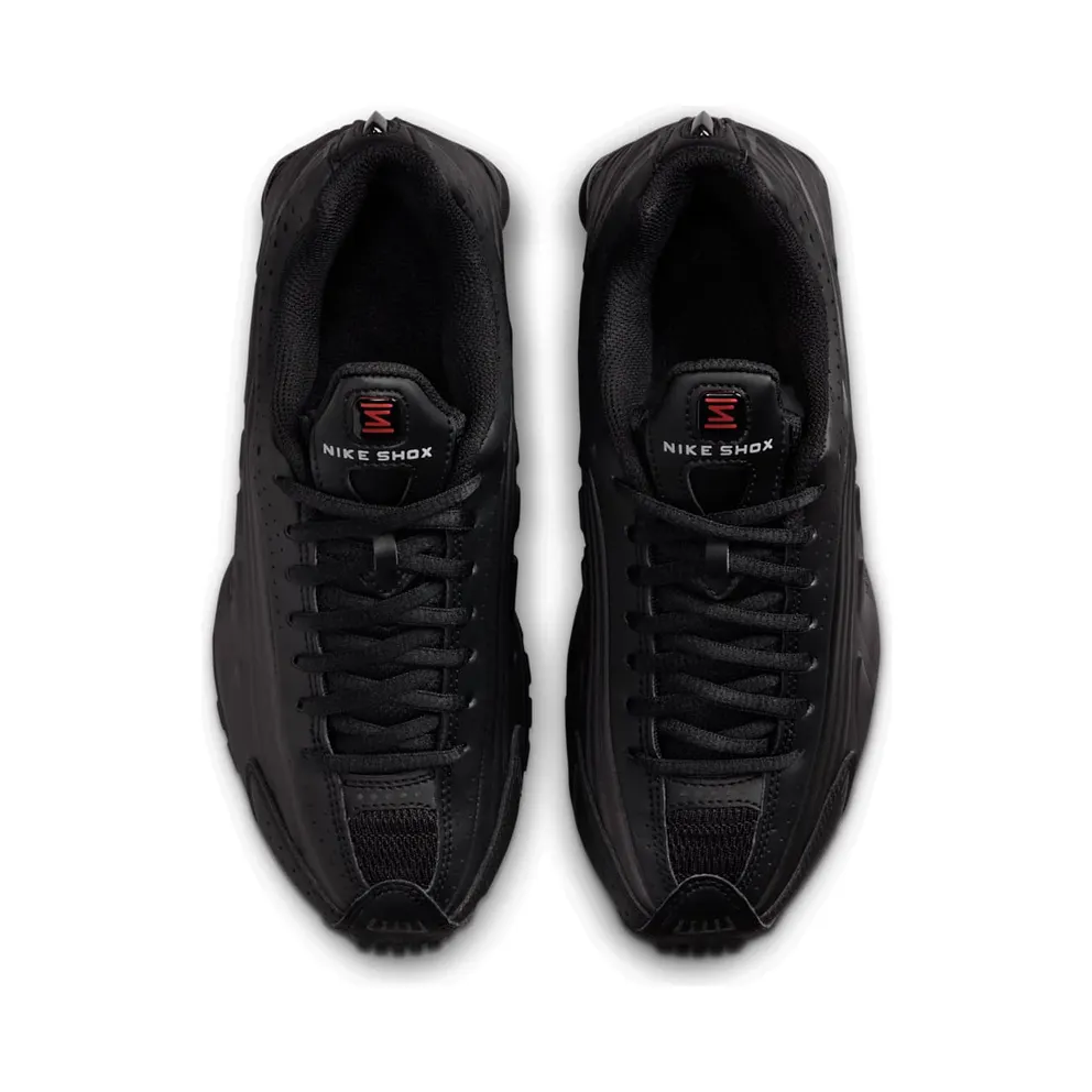 Nike Shox R4 “Blackout” (CW2626-003)
