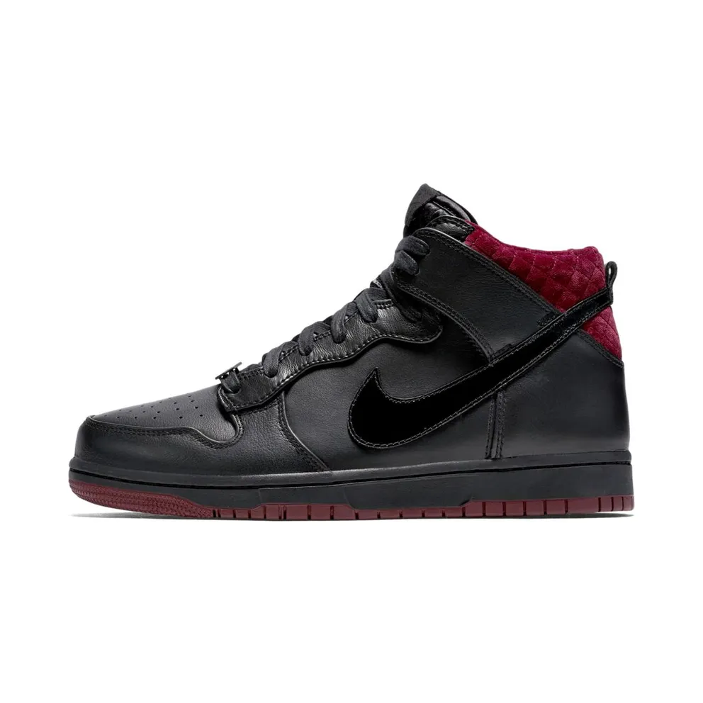Nike Dunk CMFT Coffin Black/Black-Team Red (716714-003)