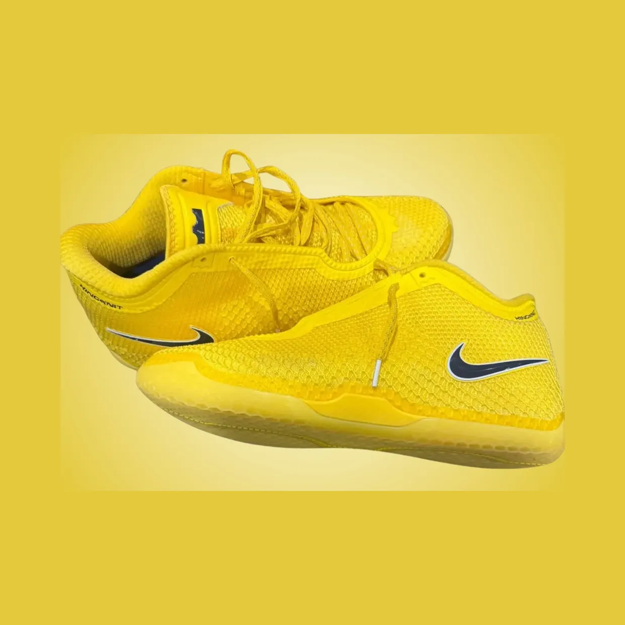Nike LeBron 24 “Chosen 1s”: Tour Yellow met een knipoog naar de cover