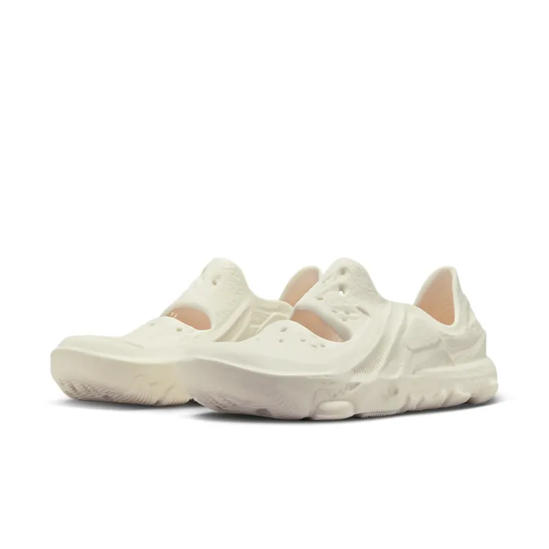 Nike ISPA Universal “Natural” (DM0886-100)